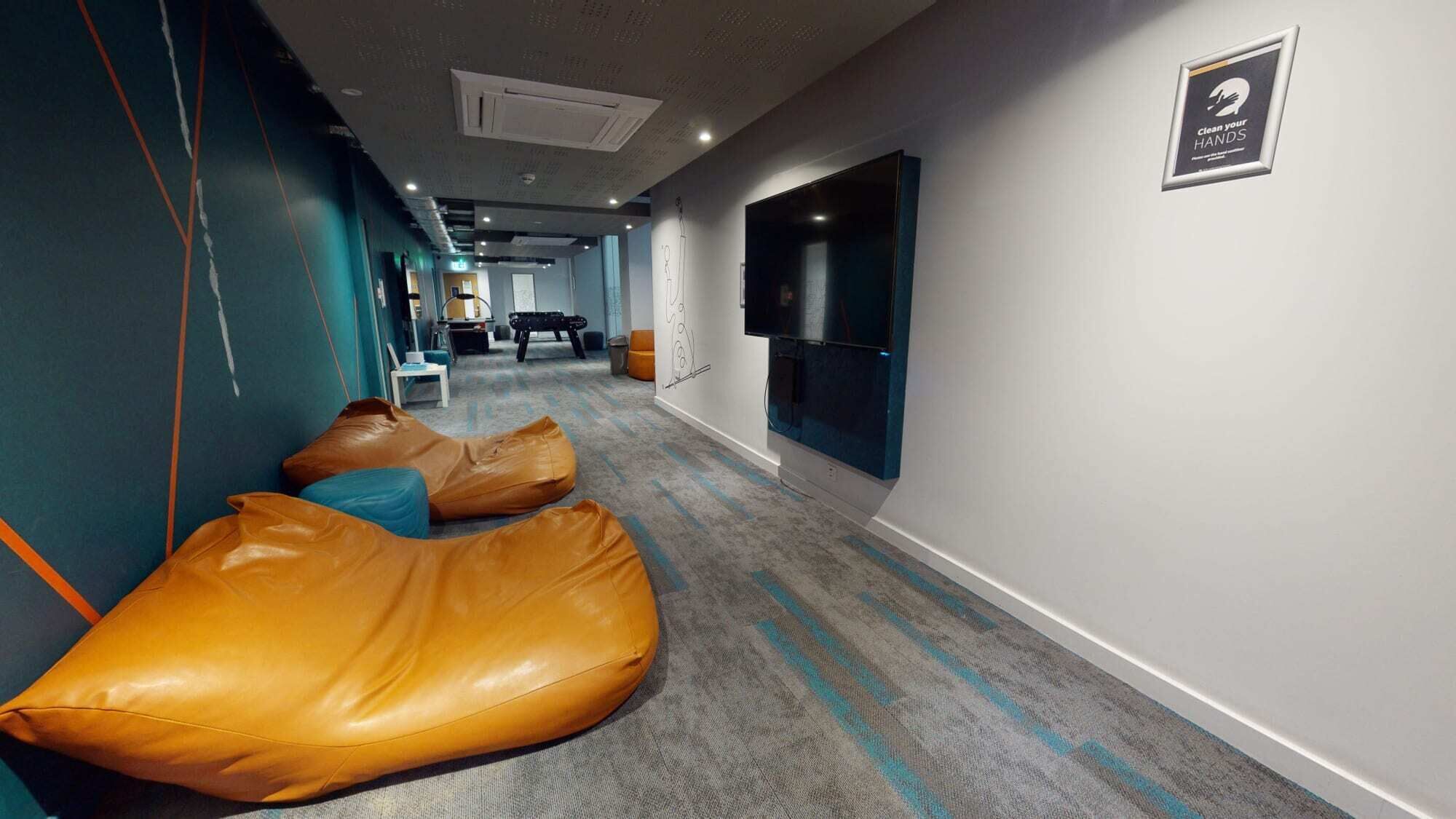 Área de estar no saguão