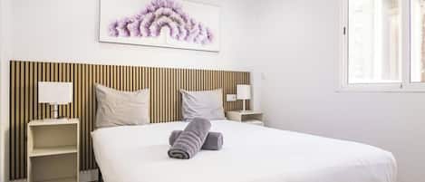 3 chambres, fer et planche à repasser, Wi-Fi, draps fournis