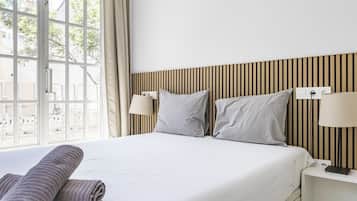 1 slaapkamer, een strijkplank/strijkijzer, wifi, beddengoed