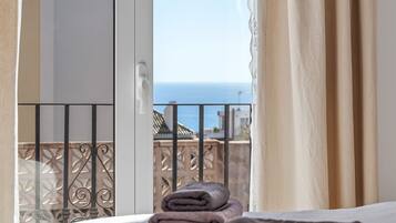 Een strijkplank/strijkijzer, gratis wifi, beddengoed