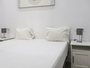 1 bedroom, iron/ironing board, WiFi, bed sheets - Quiet corner in Malaga (Málaga)