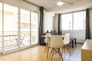 Dining - Coastal charm on the promenade (Fuengirola)
