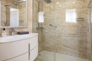 Hair dryer, towels - Luxury Seaview Fuengirola (Fuengirola)