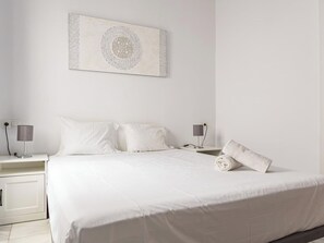 2 chambres, fer et planche à repasser, Wi-Fi, draps fournis