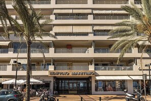 Exterior - Seafront promenade, blue sea, and total relaxation (Fuengirola)