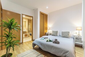 1 bedroom, iron/ironing board, WiFi, bed sheets - Explore Malaga from a stylish apartment (Málaga)