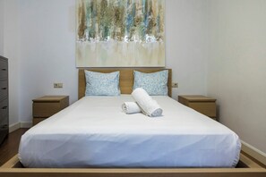 2 slaapkamers, een strijkplank/strijkijzer, wifi, beddengoed