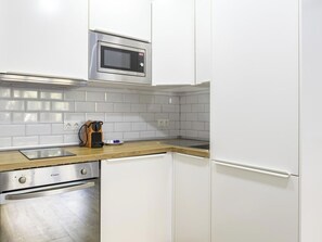 Fridge, microwave, oven, stovetop - Your ideal base in the heart of Malaga (Málaga)
