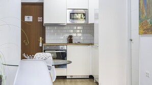 Coffee/tea maker, fridge, microwave, oven - Your ideal base in the heart of Malaga (Málaga)