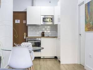 Coffee/tea maker, fridge, microwave, oven - Your ideal base in the heart of Malaga (Málaga)