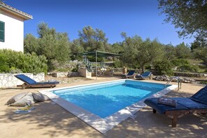 Pool - Bright Beachfront Villa with Direct Access near Vathy and Taverna (Ithaca)