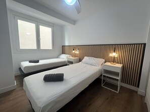 3 bedrooms, iron/ironing board, bed sheets - Your getaway on the Fuengirola Promenade (Fuengirola)