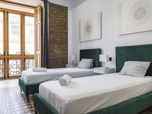 Room - Luxury Apartment in Plaza de la Constitución (Málaga)