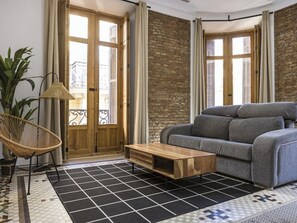 Living area - Luxury Apartment in Plaza de la Constitución (Málaga)