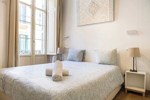 1 bedroom, iron/ironing board, WiFi, bed sheets - Andalusian charm next to the Cathedral (Málaga)