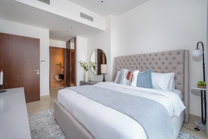 Luxury Apartment, Balcony, City View | Iron/ironing board, cots/infant beds, free WiFi, bed sheets