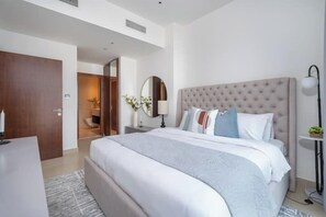 Luxury Apartment, Balcony, City View | Iron/ironing board, cots/infant beds, free WiFi, bed sheets - Vogue | Marina Gate near Marina Mall | JBR Beach (Dubai)