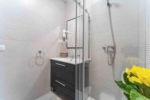 Hair dryer, towels - Premium Apartment Heart of the City by TuriVida (Madrid)