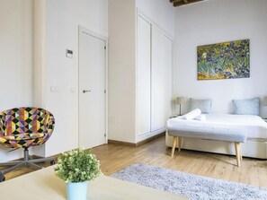 1 bedroom, iron/ironing board, WiFi, bed sheets - Andalusian charm in the heart of the city center (Málaga)