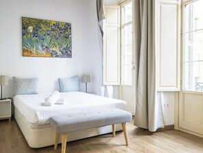 1 bedroom, iron/ironing board, WiFi, bed sheets - Andalusian charm in the heart of the city center (Málaga)
