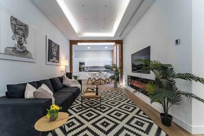 TV - Luxury High-End Apartment La Latina (Madrid)