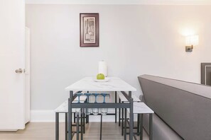 House | Tempat makan