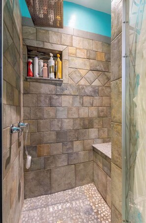 House | Bathroom - Dallas Studio  (Farmers Branch)