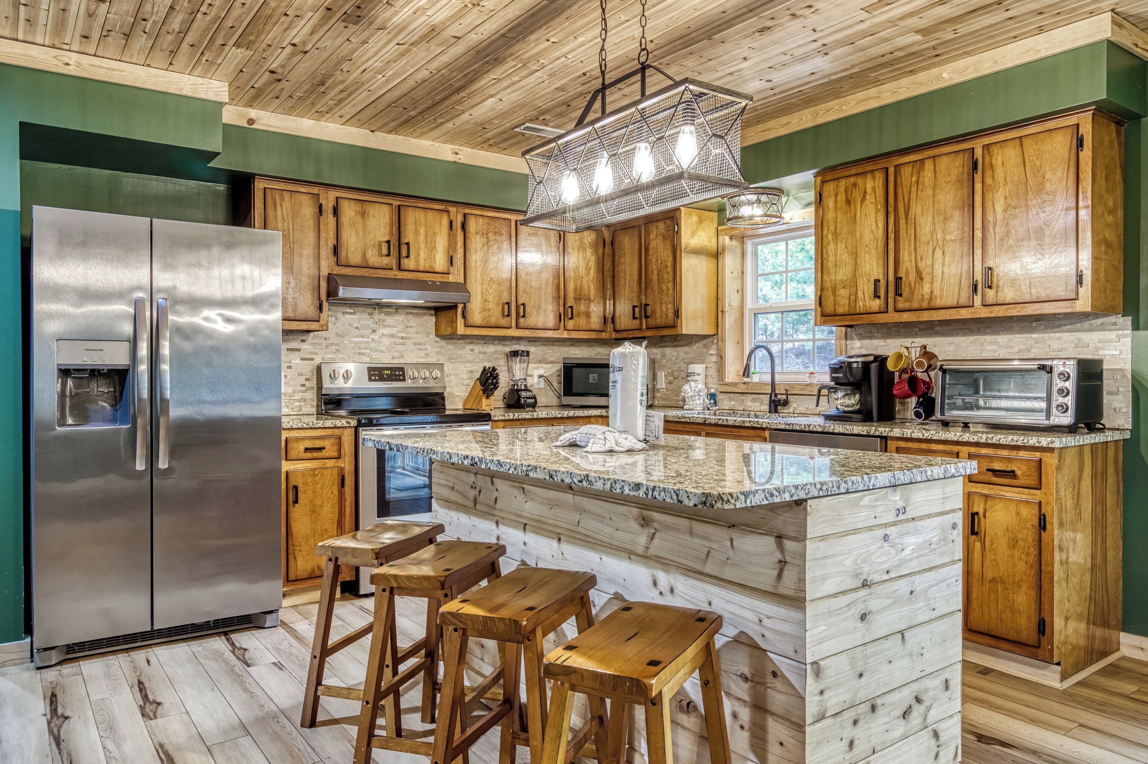 Kühlschrank, Mikrowelle, Geschirrspüler