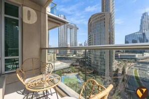 Luxury Apartment, Balcony, City View | Balcony - Vogue | The Lofts near Burj Khalifa | Dubai Mall (Dubai)