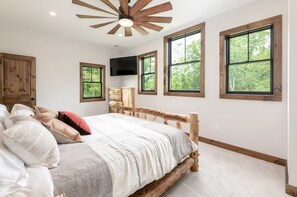 6 bedrooms, iron/ironing board, travel cot, free WiFi