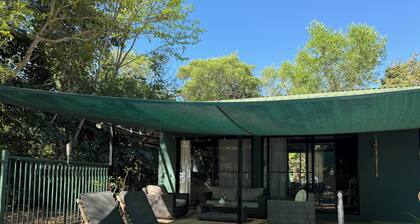 Jungle Hut - RARE absolute beachfront!