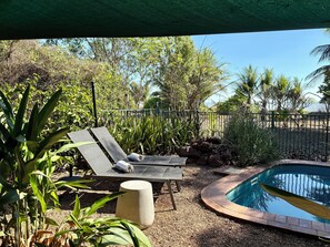 صورة غير مصنفة، 3 من 18، زرّ