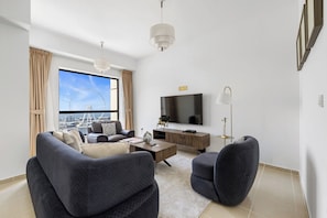 Living area - Fully Upgraded 2BR Direct Beach Access (Dubai)