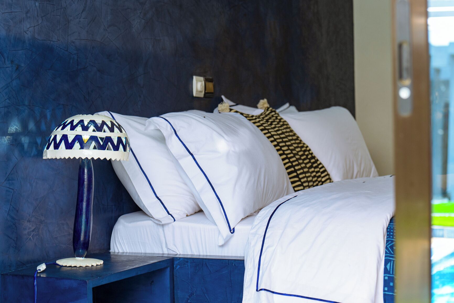 ห้องคอมฟอร์ทดับเบิล, วิวสระว่ายน้ำ | ห้องน้ำ | ฝักบัว, ผ้าเช็ดตัว, สบู่, ยาสระผม