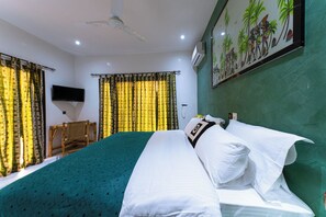 Kamar Klasik | Kamar mandi | Shower, handuk, sabun, dan sampo