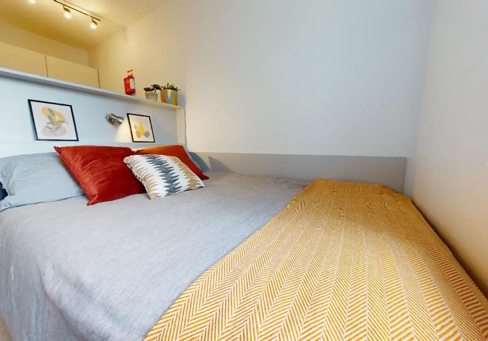 Estudio, no fumadores | Cortinas opacas y wifi gratis