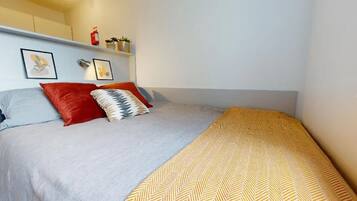 Estudio, no fumadores | Cortinas opacas y wifi gratis