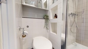 Single Room, Non Smoking | Bathroom - Student Only Highbury (London)