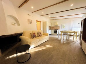 Living area - Relax house, 5 minutes from the sea (Olbia)