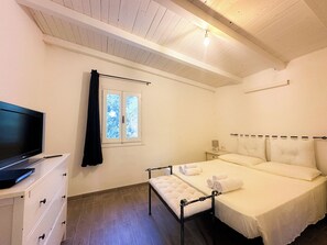 WiFi, bed sheets - Relax house, 5 minutes from the sea (Olbia)