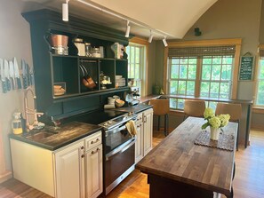 Unclassified image, 3 of 13, button