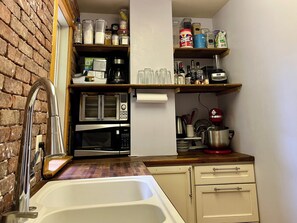 Unclassified image, 5 of 13, button - Luxury King Bedroom Retreat Apartment in Historic Smithfield with waterway views (Smithfield)