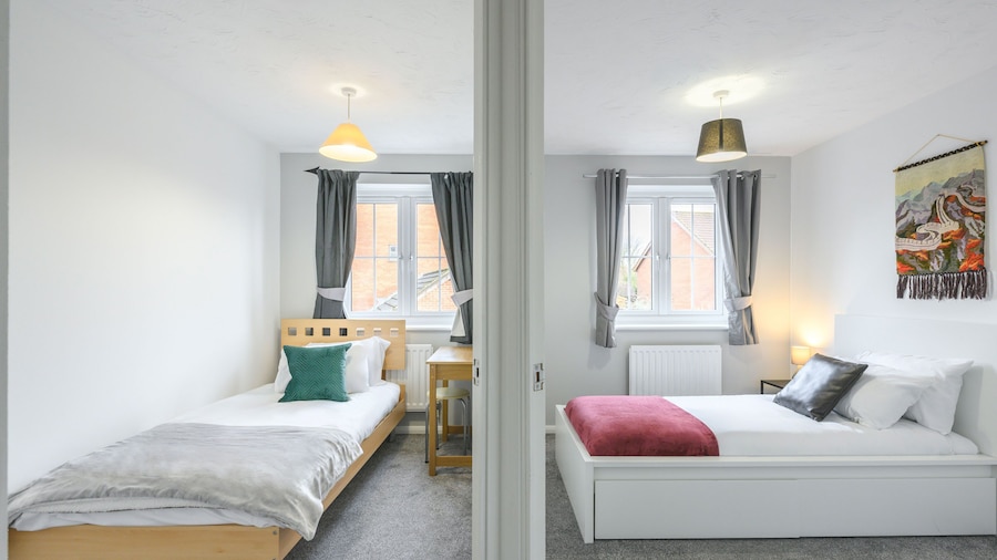 Host and Stay - The Rowton
