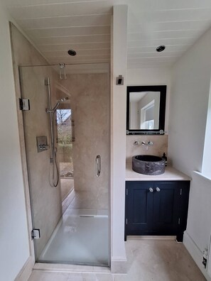 Maison, 1 chambre, patio, vue sur le jardin | Salle de bain