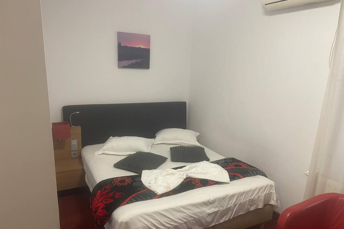 Kamar Double, pemandangan kebun | Ruang kerja ramah laptop dan Wi-Fi gratis