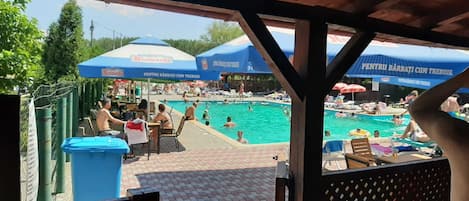 Seasonal outdoor pool