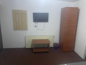 Double Room, Garden View | Interior - Popas Turistic Zavoiul (Cosmesti)