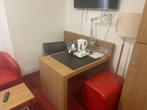 Double Room, Garden View | Interior - Popas Turistic Zavoiul (Cosmesti)