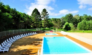 Pool - Cottage in Coly With Private Lake Access (La Cassagne)