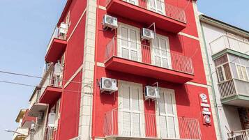Basic Apartment, Balcony | Exterior
